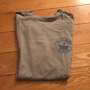 Grey vineyard vine t shirt